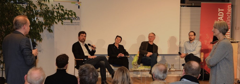Podium der Veranstaltung