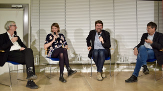 Podium der Diskussion