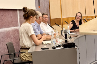 Podium mit A. Foerst, M. Decker, A. Manzeschke, Moderation: A. Michell